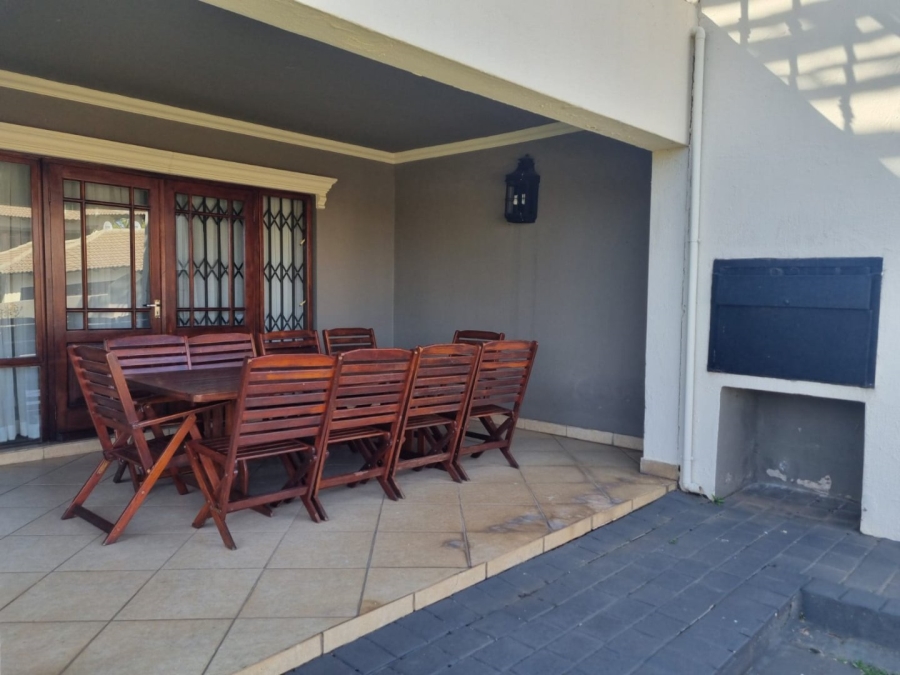 To Let 2 Bedroom Property for Rent in Melodie North West